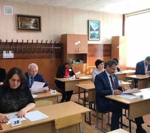Депутаты Парламента КЧР написали ЕГЭ по истории