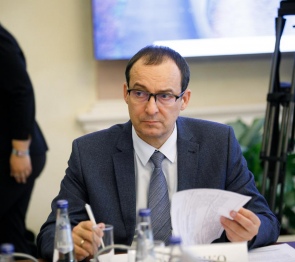 Юрий Бурлачко. Поступило более шестисот Предложений по внесению изменений в Основной закон страны, которые необходимо изучать и систематизировать