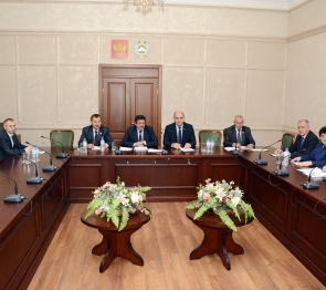 Депутаты парламента КЧР внесли уточнения в правила продажи безалкогольных тонизирующих напитков