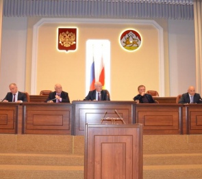 В Парламенте РСО-Алания прошли публичные слушания по проекту закона о республиканском бюджете на 2020 год и плановый период 2021 и 2022 годов.