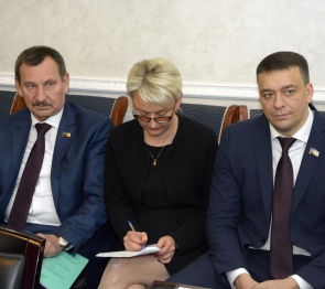 В Парламенте КЧР обсудили изменения в бюджет