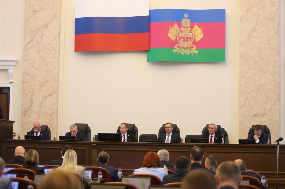На Кубани дети участников СВО получат бесплатное питание и льготы при зачислении в школы