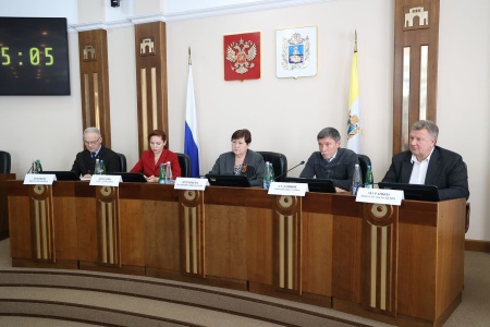 На Ставрополье ветераны СВО получат расширенную поддержку, а будущих врачей мотивируют учиться на «отлично»