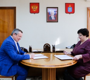 Астраханские парламентарии заключили соглашение с областным объединением организаций профсоюзов
