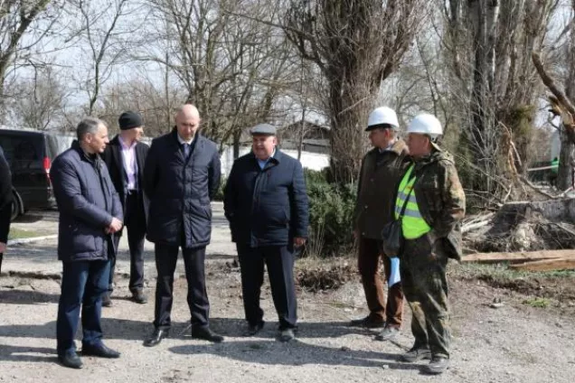 В поселке Советский открыли Краеведческий музей и высадили «Сад Победы»