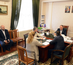В Парламенте КЧР обсудили организацию работы по национальным и партийным проектам