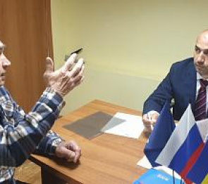 Депутат Михаил Сапрыкин провел личный прием граждан в станице Кагальницкой