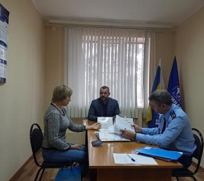 Валерий Шевченко совместно с прокурором Семикаракорского района провел прием граждан по правовой тематике
