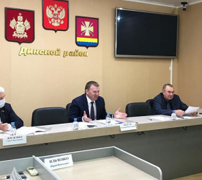 Кубанские депутаты провели рабочее совещание в Динском районе края
