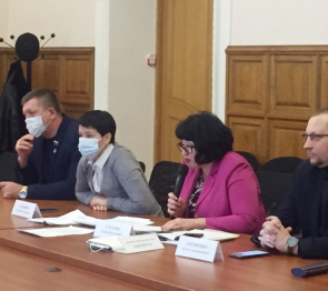 Депутаты Севастополя обсудили вопросы организации и осуществления школьных перевозок