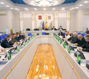 В Думе Ставропольского края предложили разрешить посещение общественных заведений только для вакцинированных