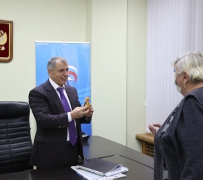 Председатель парламента Крыма В.Константинов провел приём граждан