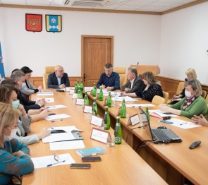 Реализация нацпроектов на контроле законодателей Астрахани