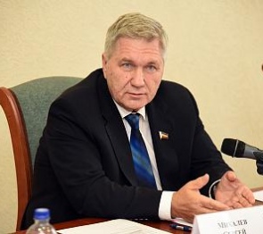 Денежное вознаграждение приемным родителям будет увеличено