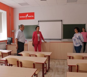 Парламентарии Волгограда держат на контроле подготовку школ к новому учебному году