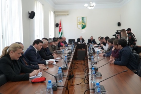 Парламентарии Абхазии обеспокоены ситуацией на республиканских дорогах