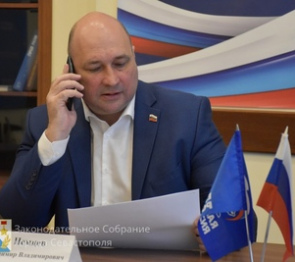 Спикер парламента Севастополя  Владимир Немцев провел прием граждан