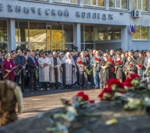 «В нашей памяти светлый ваш образ…»
