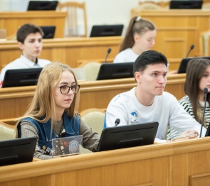 В Думе Астраханской области состоялось совещание по вопросам организации и поддержки волонтерской деятельности