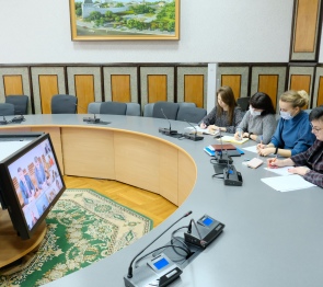 Парламентарии Астрахани приняли участие в обсуждении перехода к круглосуточному предоставлению госуслуг