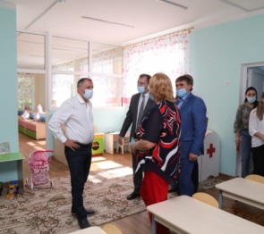 Депутаты парламента Крыма приняли участие в открытии детского сада и дома культуры в Нижнегорском районе республики