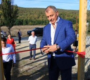 Владимир Константинов принял участие в символическом зажжении газового факела в селе Синапное Бахчисарайского района Крыма