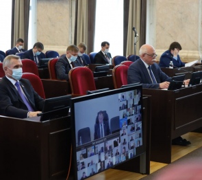 На сессии ЗСК приняли инициативы прокурора края по совершенствованию антикоррупционного законодательства