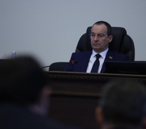 Председатель ЗСК Юрий Бурлачко поздравил жителей края с Днём местного самоуправления