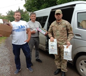 Астраханские депутаты передали детям военнослужащих, проживающих на Донбассе, подарки