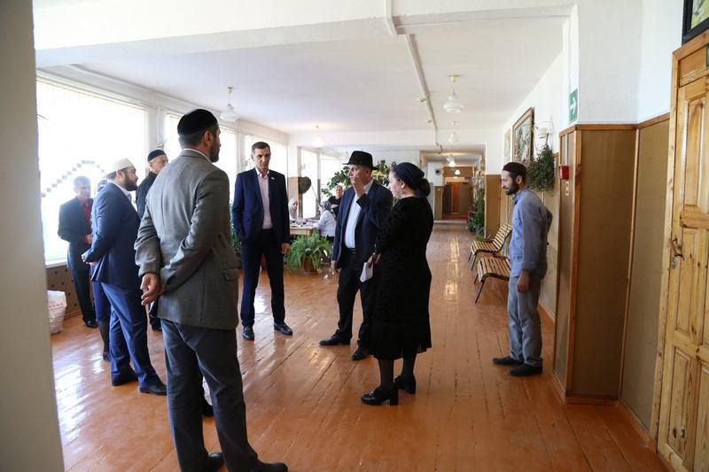 Депутаты Народного Собрания Ингушетии посетили школы Малгобекского района