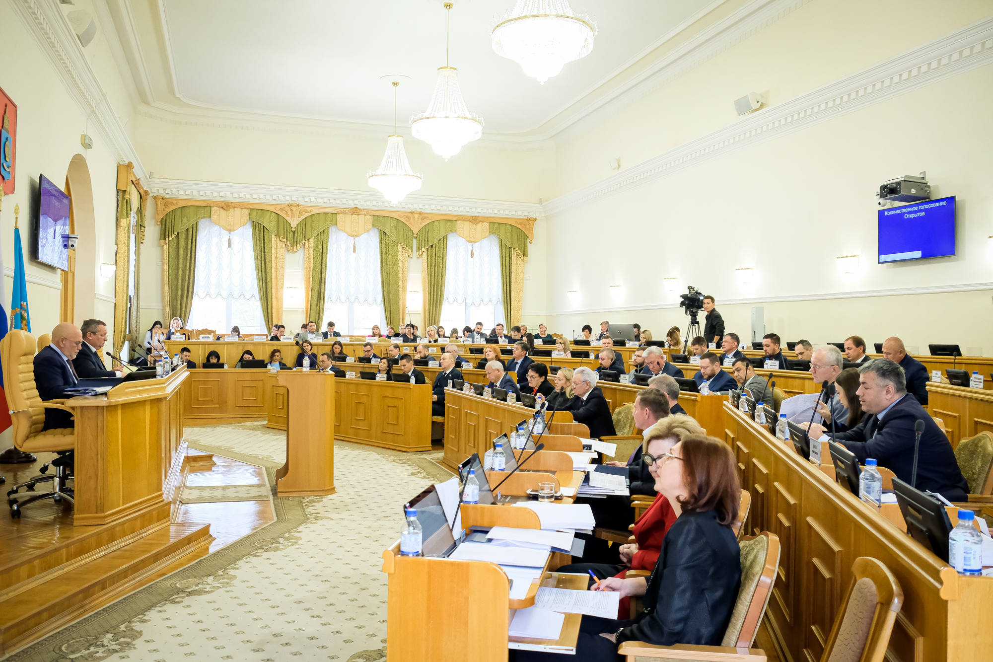 Астраханские законодатели  рассмотрели более 25 вопросов