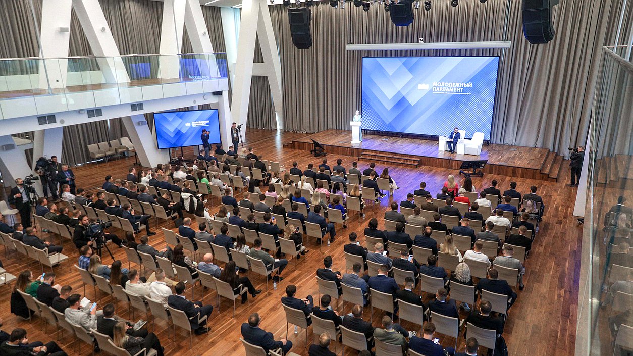 В Госдуме прошли семинары для членов обновленного Молодежного парламента