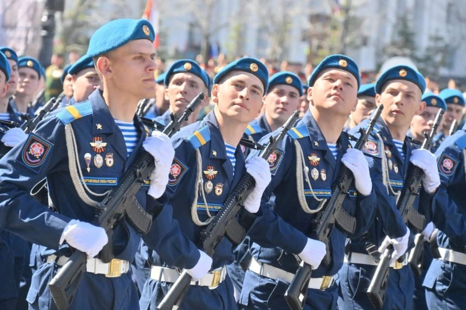 «Только побед!»: председатель кубанского парламента Юрий Бурлачко пожелал удачи военнослужащим ВДВ