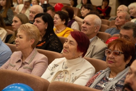 Н. Звёнзек: Первомай — символ единства, силы и стойкости людей, которые своим трудом создают благосостояние нашей страны