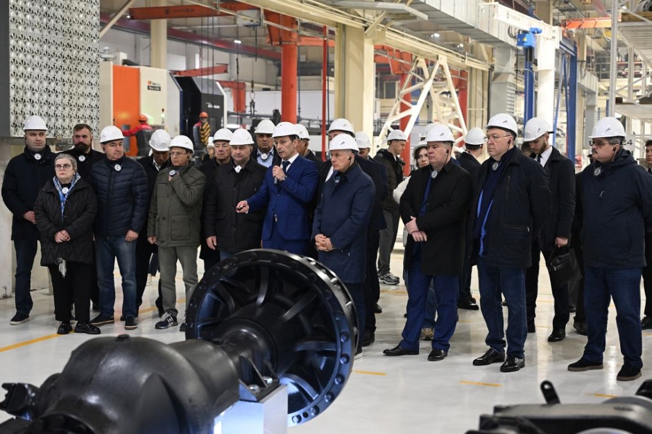  Парламентарии Юга России посетили компанию Ростсельмаш