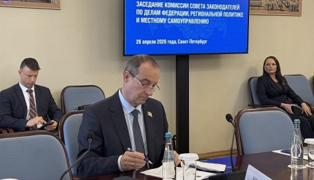 Ю.Бурлачко предложил сохранить  действующий порядок одновременной реализации полномочий муниципальными районами и поселениями