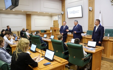 Дети героев СВО задали парламентариям вопросы о законах и экономике