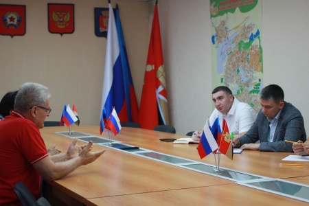 Депутаты Народного Совета ЛНР провели приемы граждан в Алчевске и Луганске, собрав широкий спектр наболевших вопросов