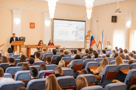В Симферополе обсудили интеграцию новых субъектов РФ в правовое пространство России