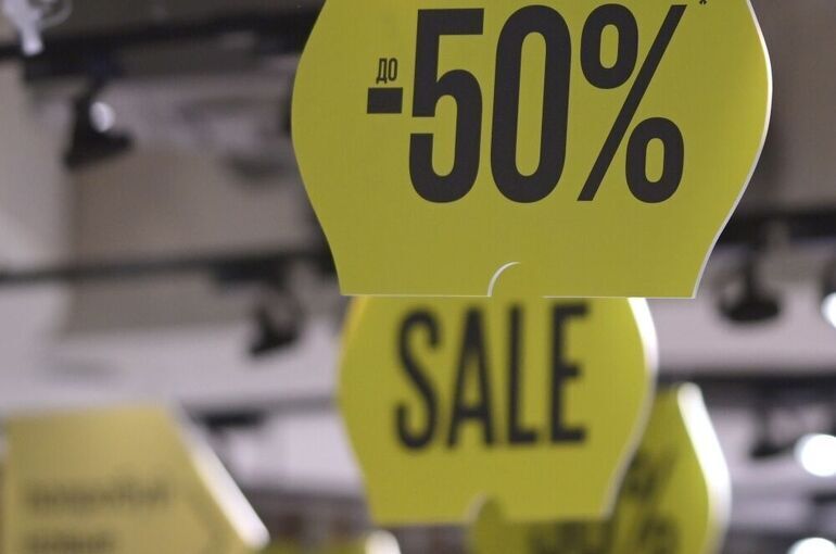 Освободить вывески, указатели, названия кафе и салонов от англицизмов нужно с 1 марта