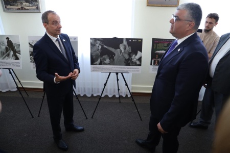 Памяти Владимира Жириновского: фотовыставка открылась в Законодательном Собрании Кубани