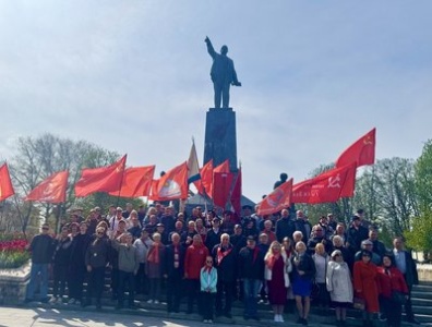 В.Пархоменко :День рождения Ленина - одна из славных дат, которые отмечают коммунисты во всем мире