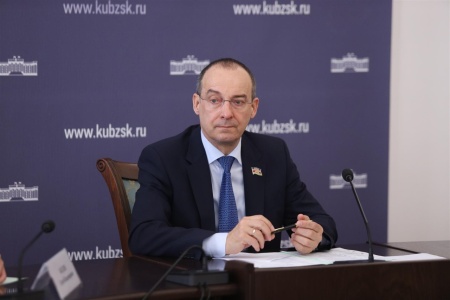 Юрий Бурлачко поставил задачу создать комплексную систему поддержки участников СВО и их семей на Кубани