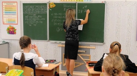 В Общественной палате предложили повысить лимит подарков учителям до пяти тысяч рублей