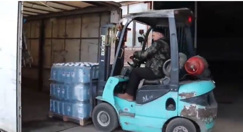 По поручению Председателя Народного Собрания Ингушетии Магомета Тумгоева оказана адресная помощь соседнему региону — в Дагестан направлена питьевая вода