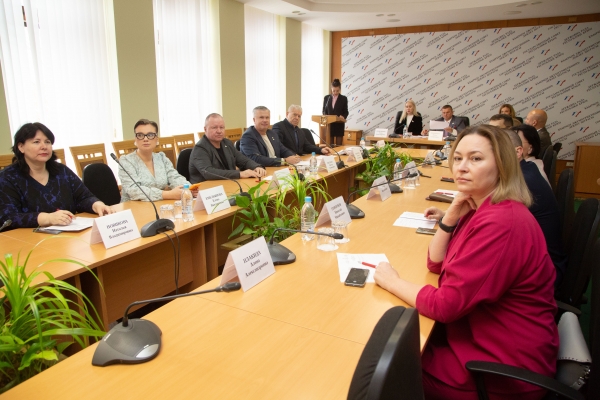 Депутаты крымского парламента заслушали доклад о готовности туристической инфраструктуры к лету