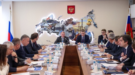Инфляция 4%, рост ВВП 2,4% и ФНБ на 15,5 трлн: депутаты одобрили оптимистичный бюджет