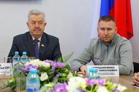 Депутаты Госдумы и Народного Совета помогут луганскому предприятию выйти в федеральные сети