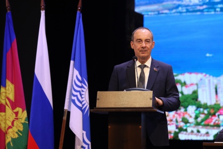 Отчёт перед городом: председатель кубанского парламента Юрий Бурлачко назвал главные достижения депутатов в непростой пятилетке