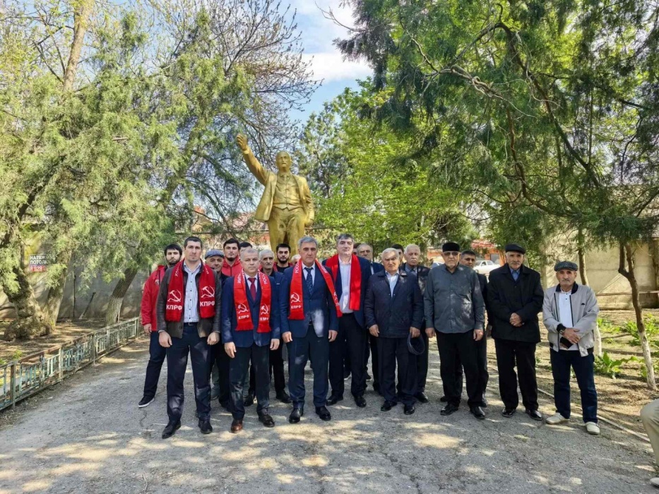 Парламентарий Дагестана Самир Абдулхаликов оценил восстановление памятника Ленину как символ преемственности поколений